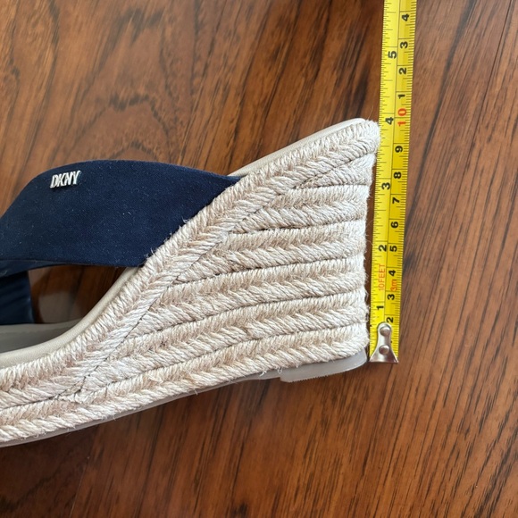DKNY Navy Crisscross Espadrille Wedge Sandals - Women’s Size 6 - Picture 4 of 7